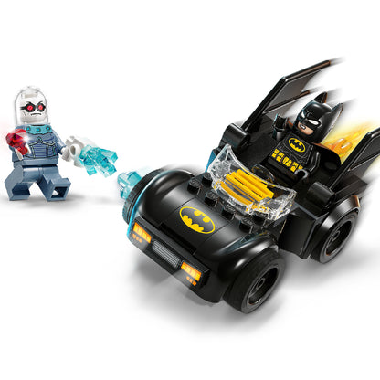 do-choi-lap-rap-batman-va-xe-chien-dau-voi-mr-freeze-lego-superheroes-76301-03