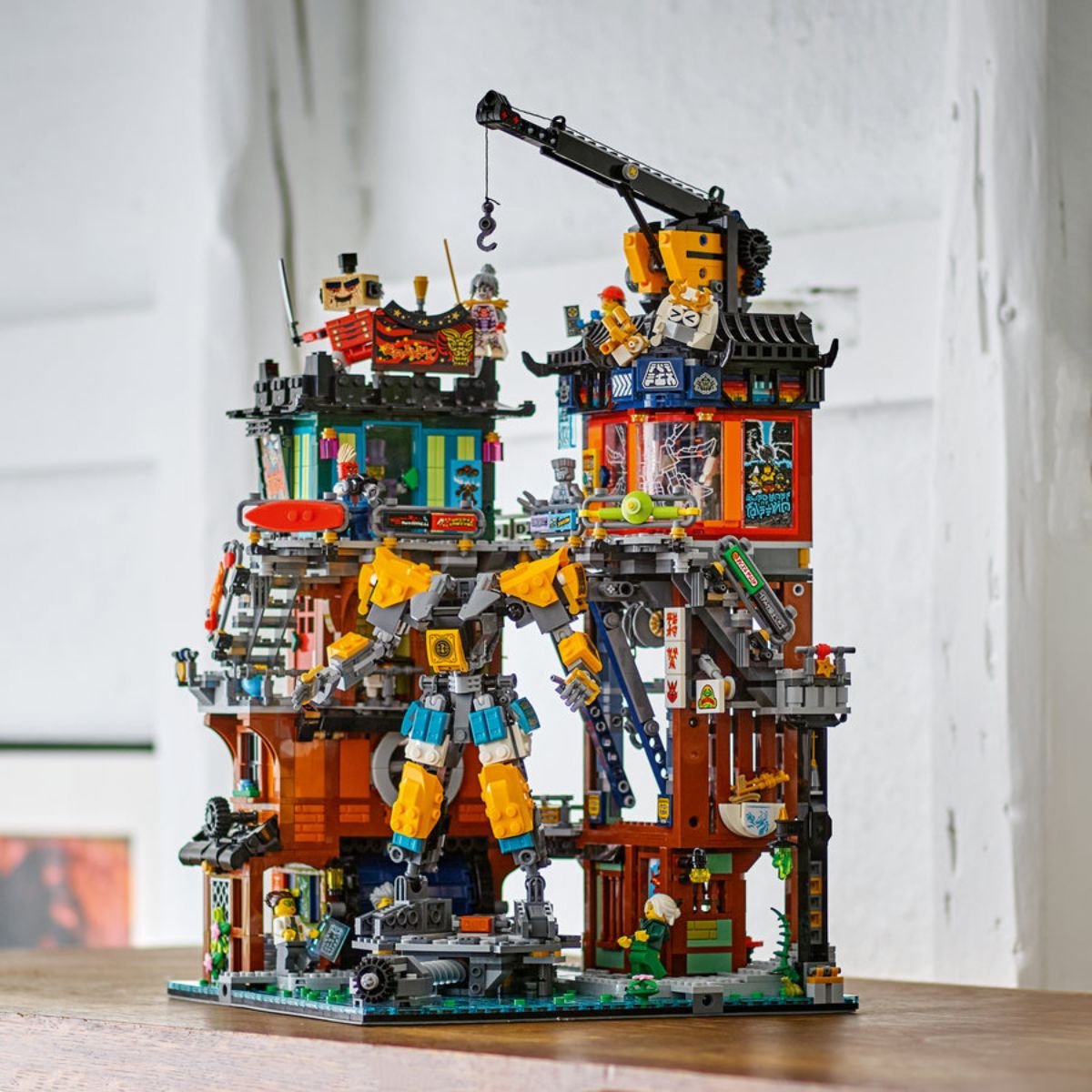 do-choi-lap-rap-xuong-che-tao-thanh-pho-ninjago-lego-ninjago-71837-08
