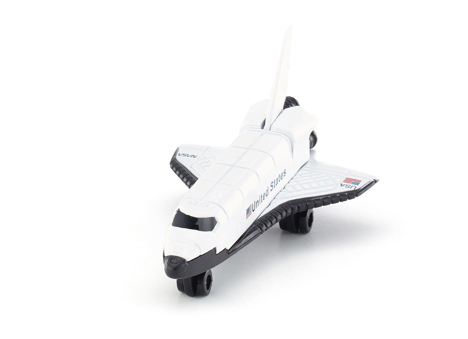 tau-con-thoi-0817-05