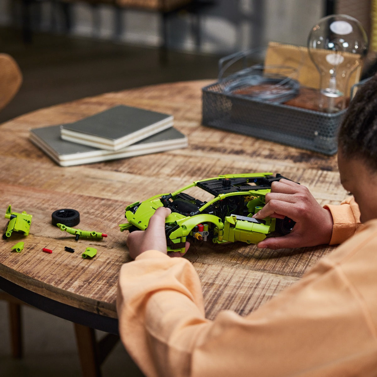 do-choi-lap-rap-sieu-xe-lamborghini-huracan-tecnica-42161-07