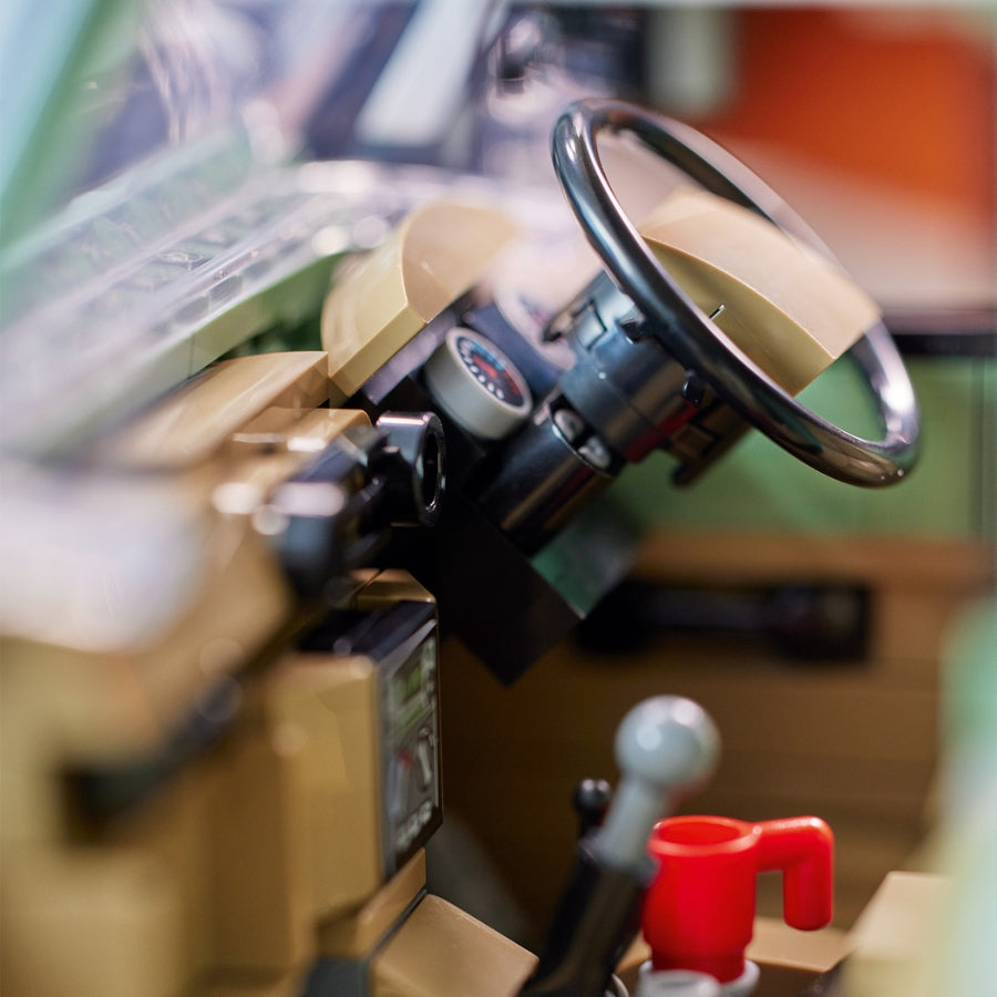 Land Rover Classic Defender 90 LEGO ADULTS 10317 assembly toy