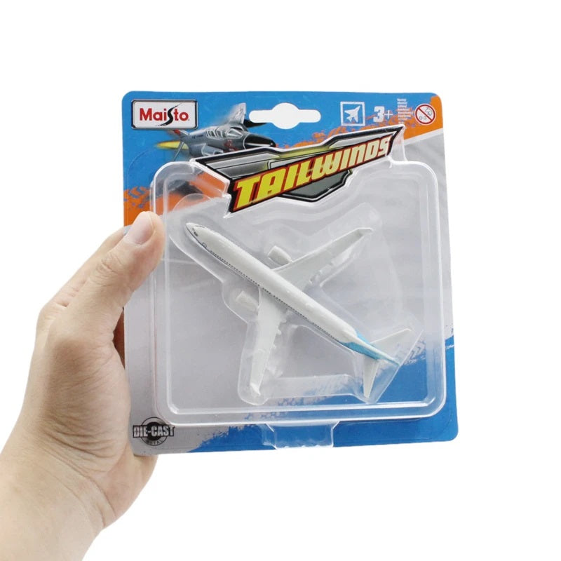 do-choi-mo-hinh-may-bay-boeing-737-12-maisto-mt15088-03