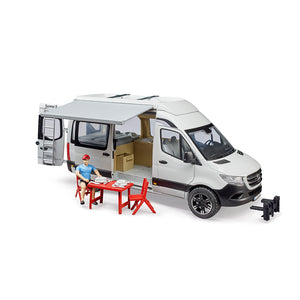 Đồ chơi mô hình tỷ lệ 1:16 xe cắm trại Mercedes với tài xế BRUDER BRU02672