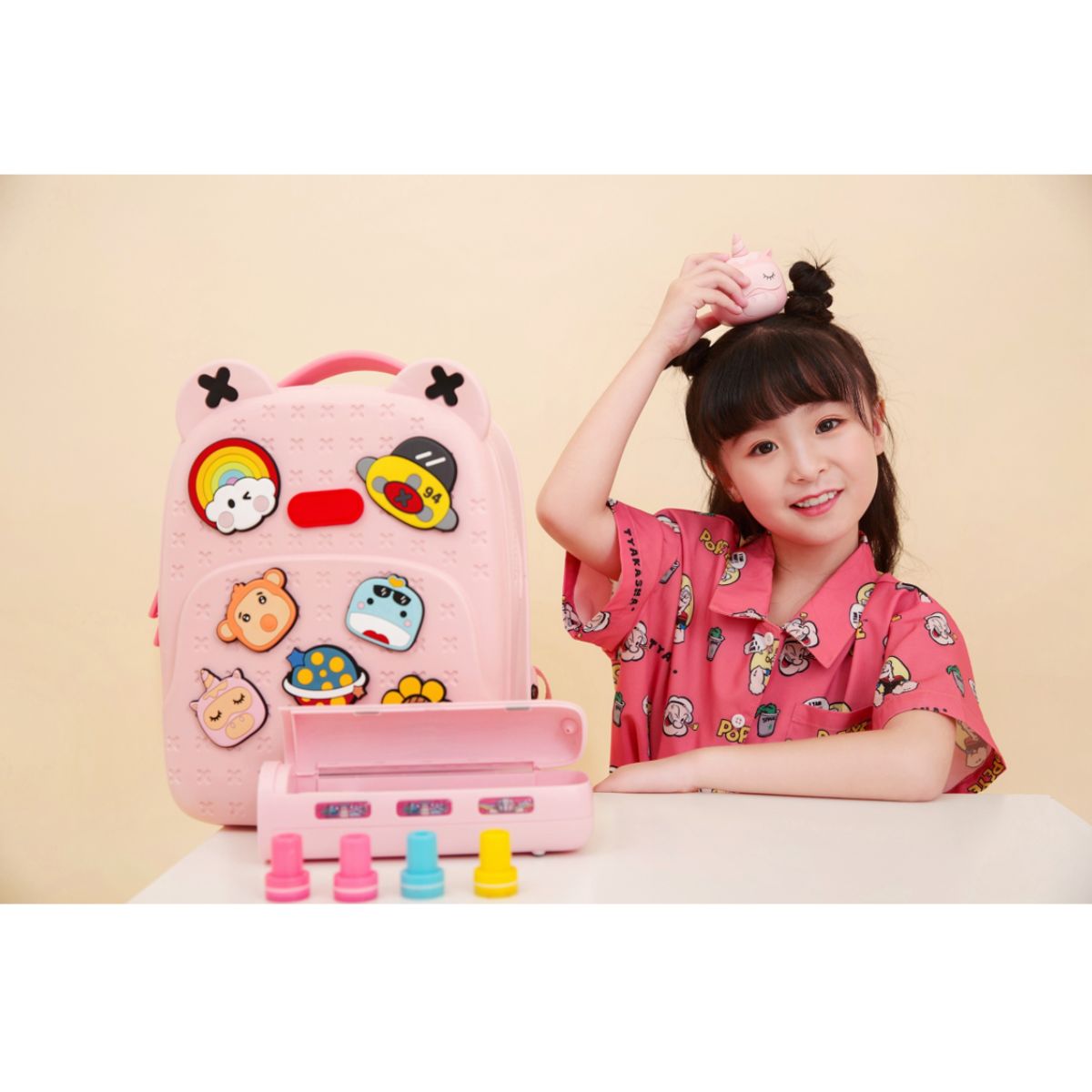 ba-lo-di-hoc-di-choi-kem-charm-koool-hong-kbp16-pink-07