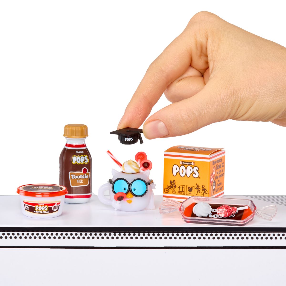 Đồ Chơi Banh Chủ Đề Thương Hiệu Bánh Kẹo MINIVERSE 547266-EUC