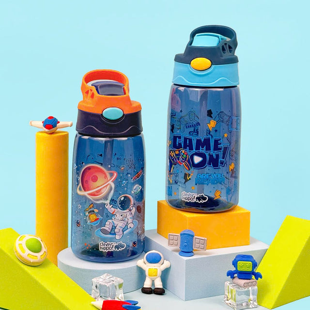binh-nuoc-nhua-ong-hut-gap-game-news-cleverhippo-wb04-blue-04