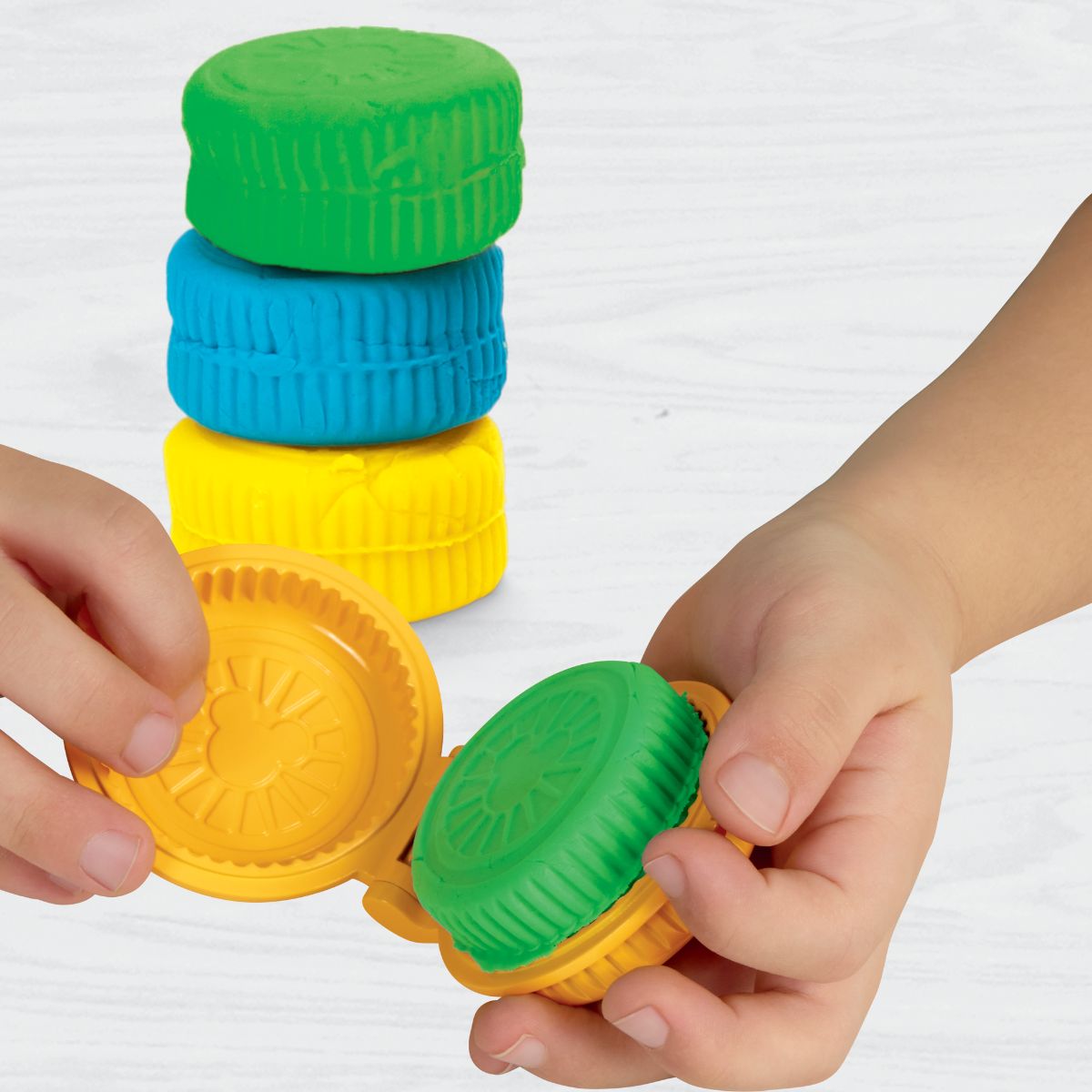 Đồ Chơi Bộ Khuôn Disney - Khu Garage Mickey Vui Nhộn PLAYDOH G3109/G2326