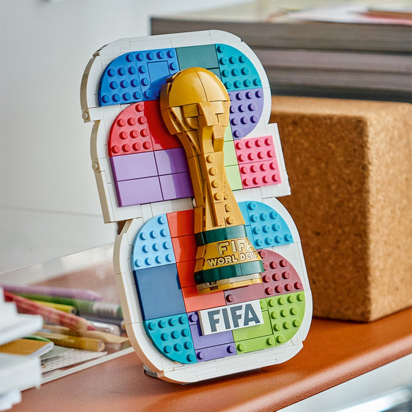 bo-lap-rap-tranh-treo-tuong-bieu-tuong-fifa-world-cup-2026-lego-editions-sport-43032-07