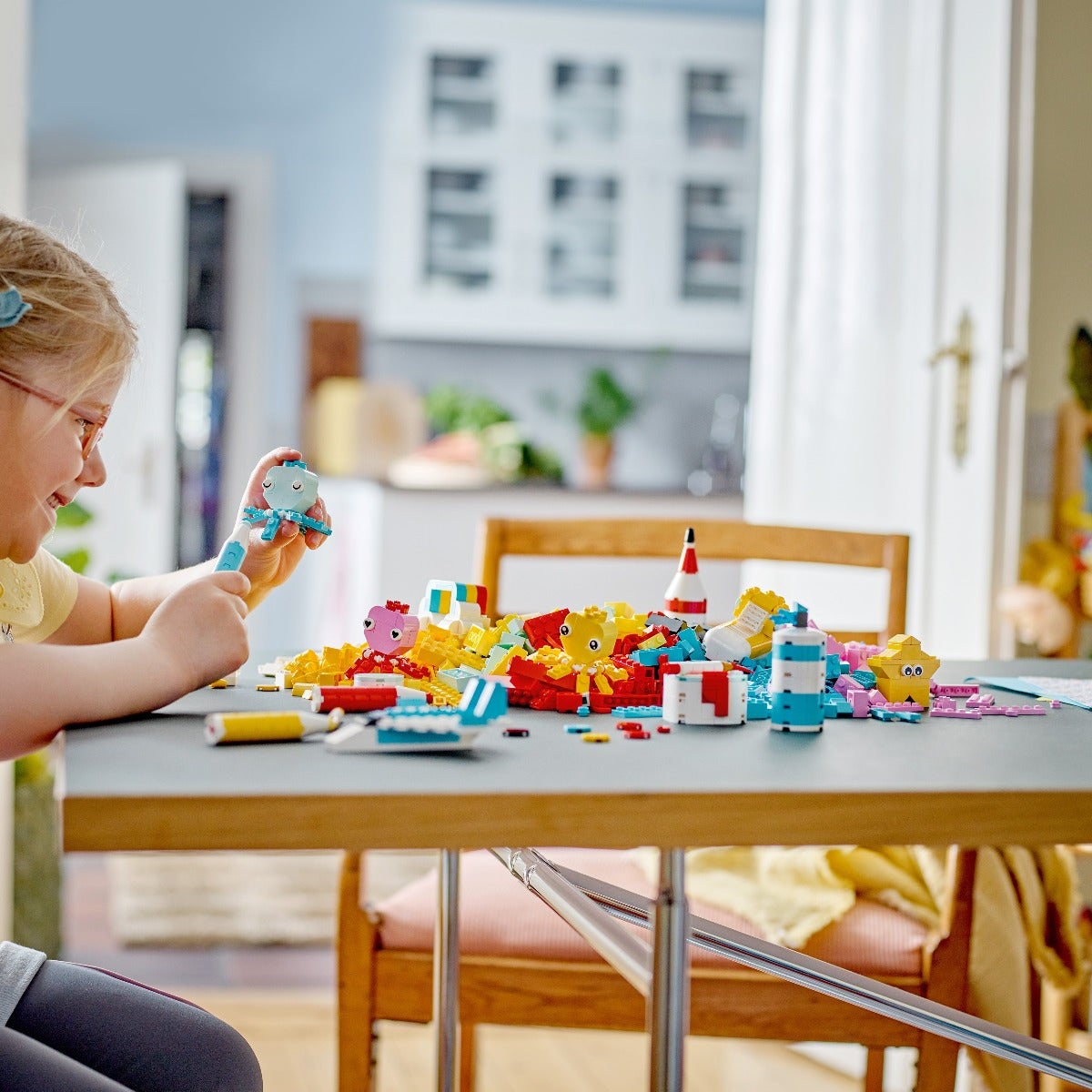 Đồ chơi lắp ráp Gạch Classic sáng tạo 1500 chi tiết LEGO CLASSIC 11032