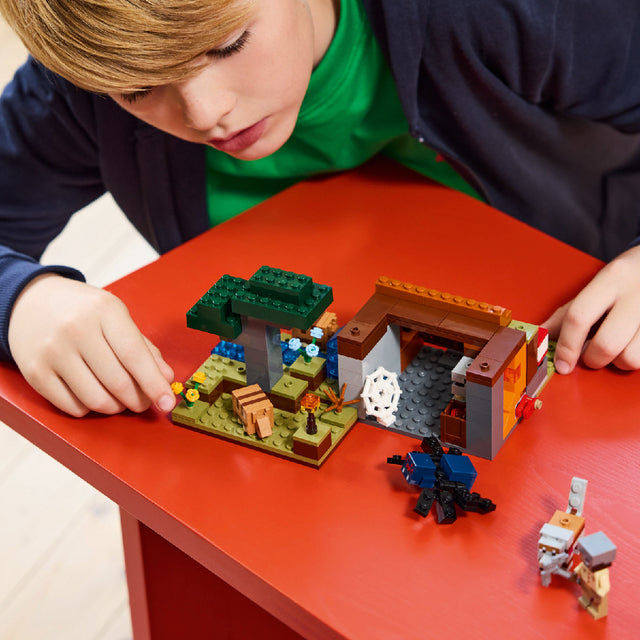 chuyen-tham-hiem-mo-nhim-bien-lego-minecraft-21269-012