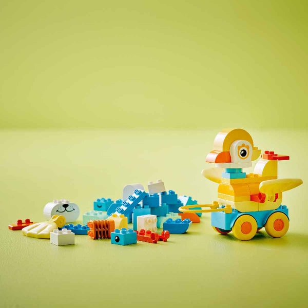 do-choi-lap-rap-3-trong-1-dong-vat-di-tren-banh-xe-lego-duplo-10448-06