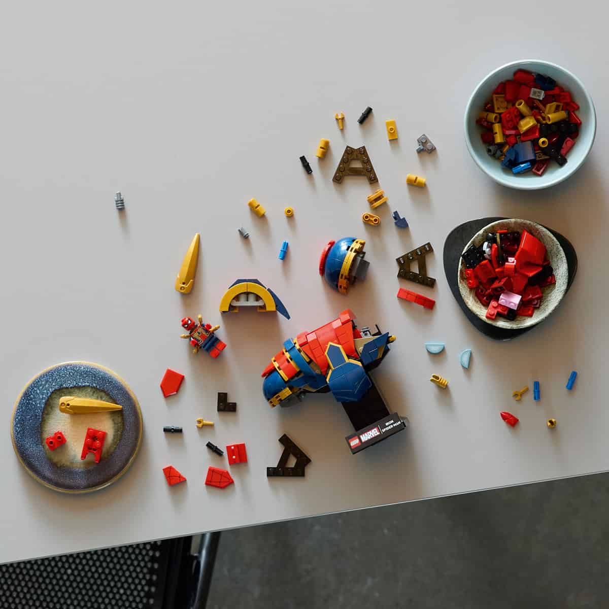 Đồ Chơi Lắp Ráp Bán Thân Của Người Nhện LEGO SUPERHEROES 76326