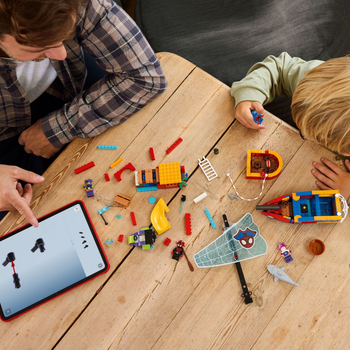 Đồ Chơi Lắp Ráp Biệt Đội Người Nhện Và Tàu Cướp Biển LEGO SPIDEY 11208