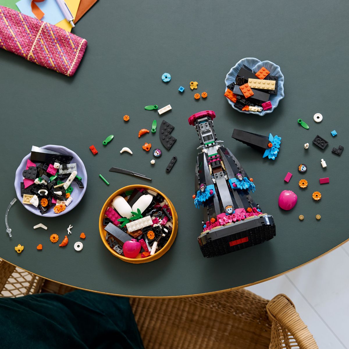 Đồ Chơi Lắp Ráp Biểu Tượng La Catrina LEGO IDEAS 21372 (1212 Chi Tiết)