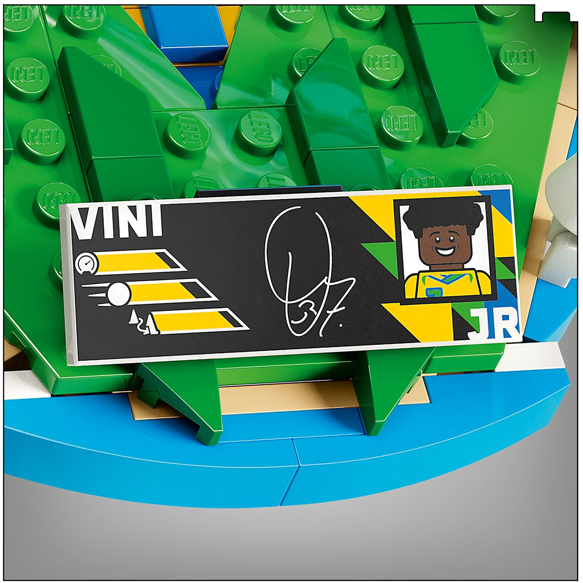 do-choi-lap-rap-bieu-tuong-san-co-vini-jr-lego-editions-sports-43027-07