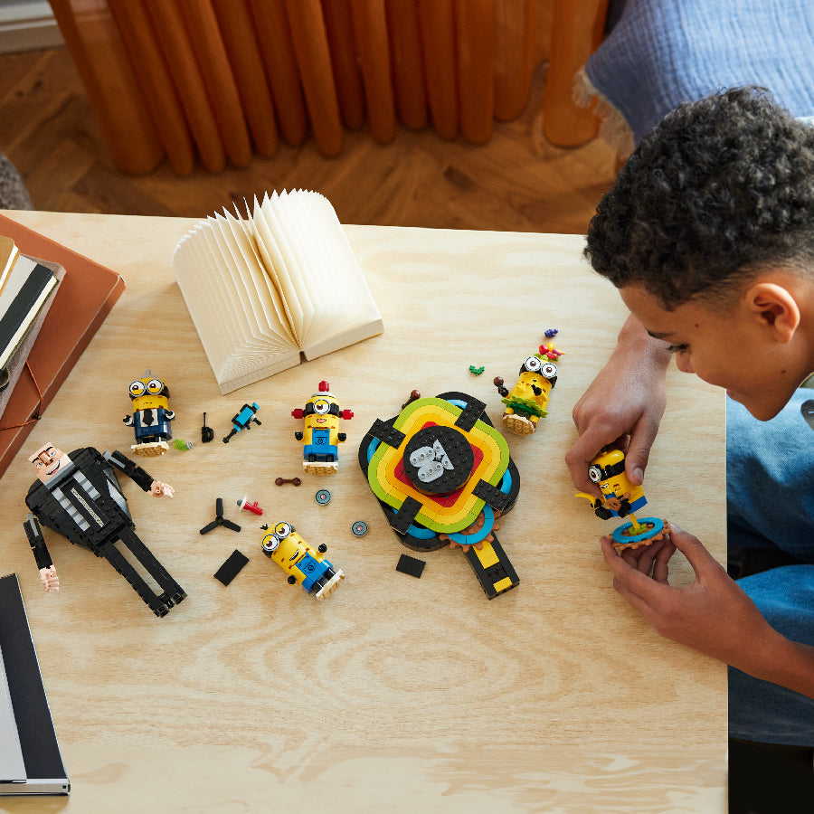 Đồ chơi lắp ráp Bữa tiệc bất ngờ của Gru và Minions LEGO MINIONS 75582