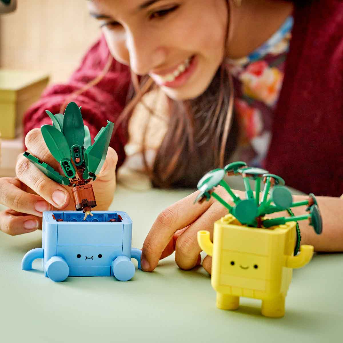 Đồ Chơi Lắp Ráp Chậu Cây Vui Vẻ LEGO BOTANICALS 10349