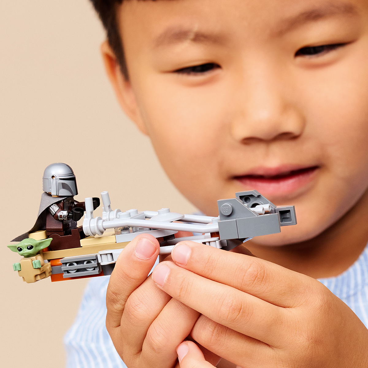 do-choi-lap-rap-chien-xa-bay-cua-mandalorian-grogu-lego-star-wars-75436-09