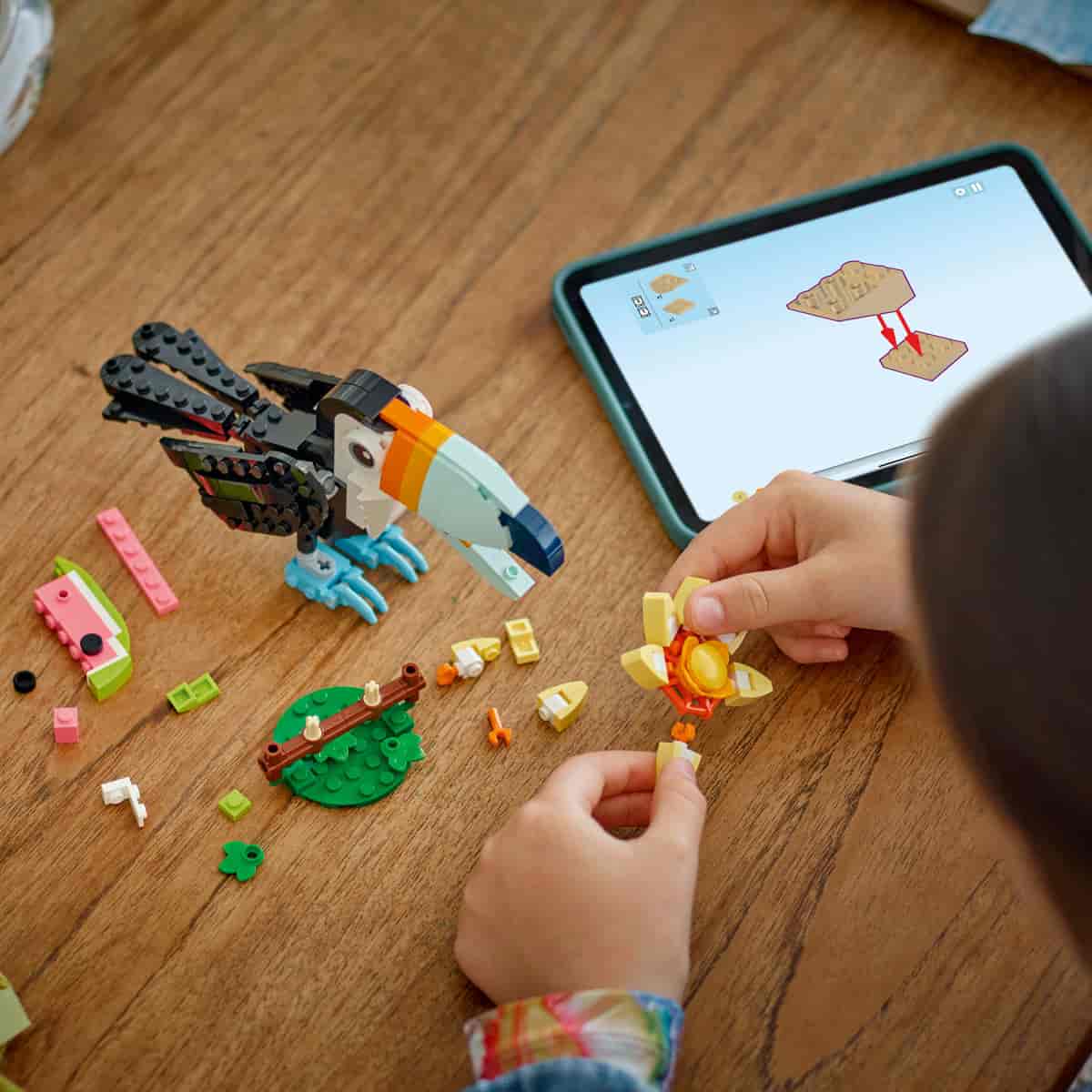 Đồ Chơi Lắp Ráp Chim Toucan LEGO CREATOR 31173