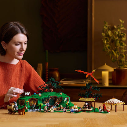 do-choi-lap-rap-chua-te-nhung-chiec-nhan-shire-lego-icons-10354-014