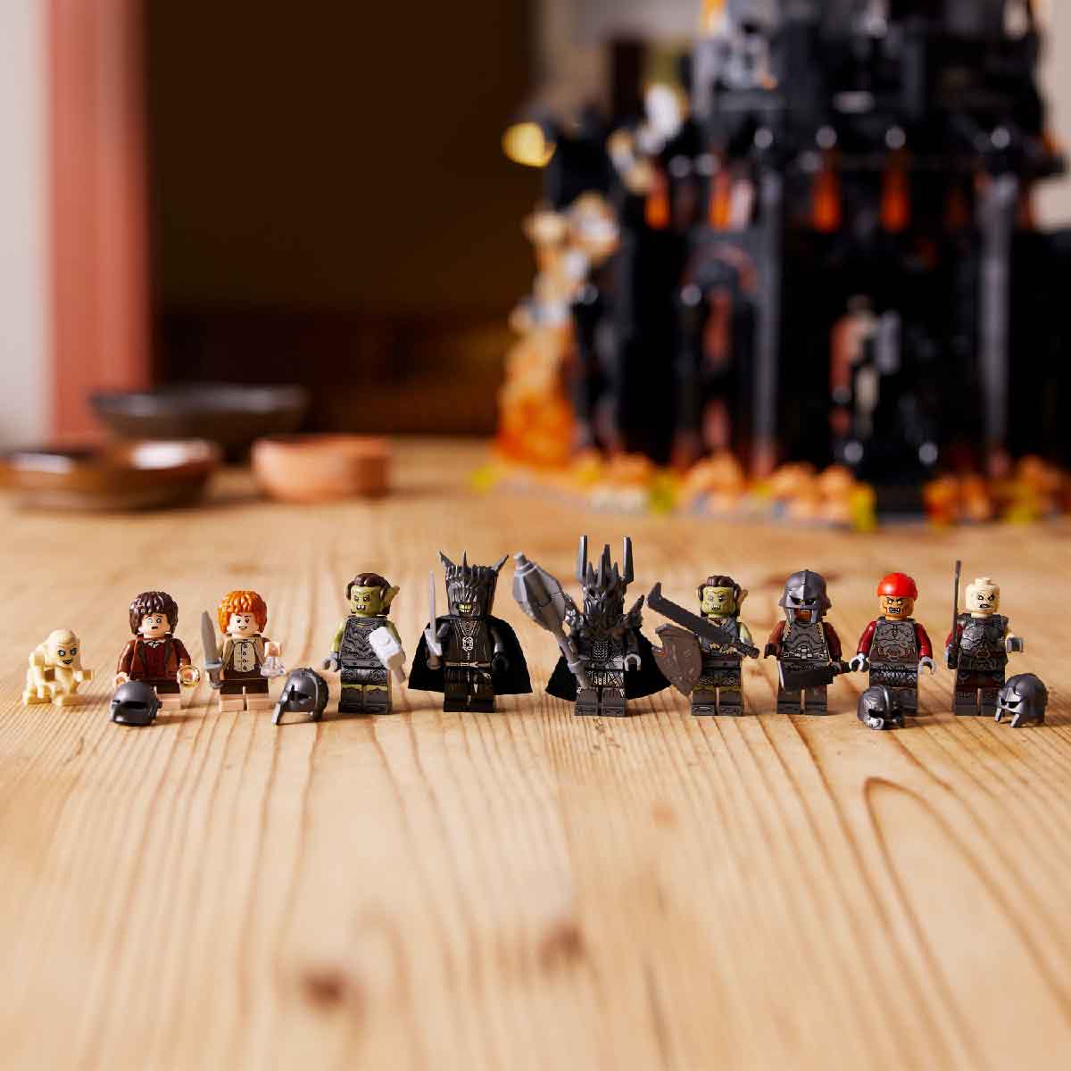 do-choi-lap-rap-chua-te-nhung-chiec-nhan-thap-barad-lego-icon-10333-014
