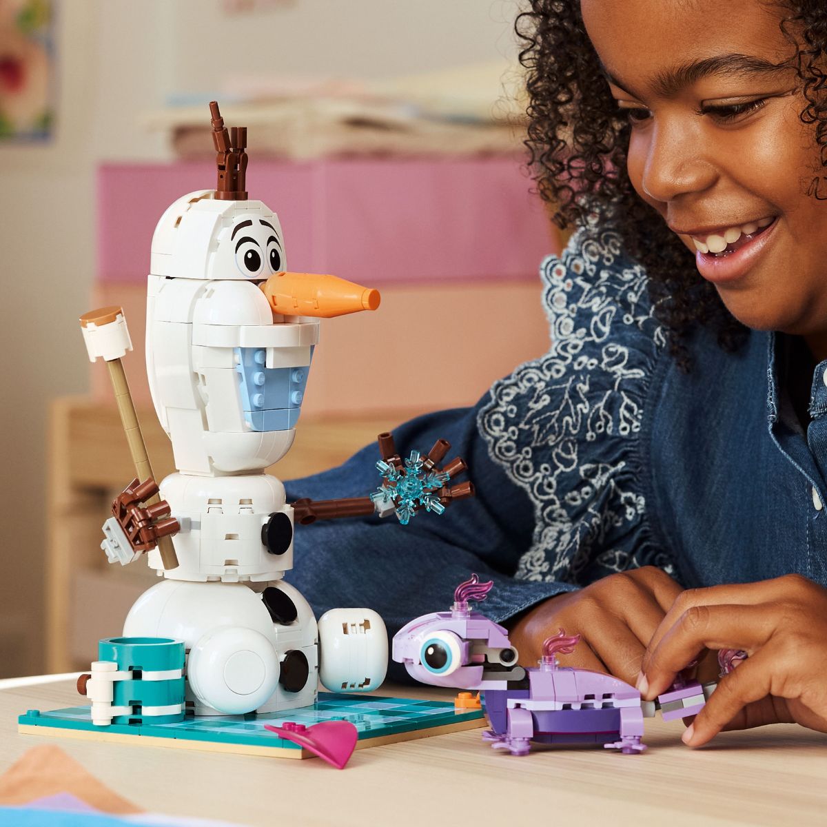 do-choi-lap-rap-chuyen-picnic-cua-olaf-va-bruni-lego-disney-princess-43287-08