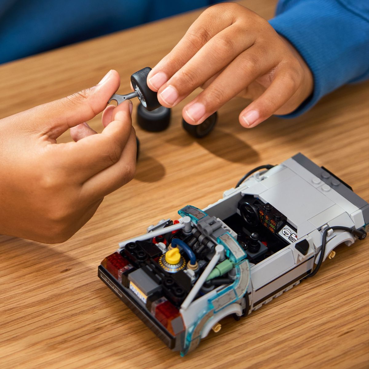 Đồ Chơi Lắp Ráp Cỗ Máy Thời Gian ‘Back To The Future’ LEGO SPEED CHAMPIONS 77256