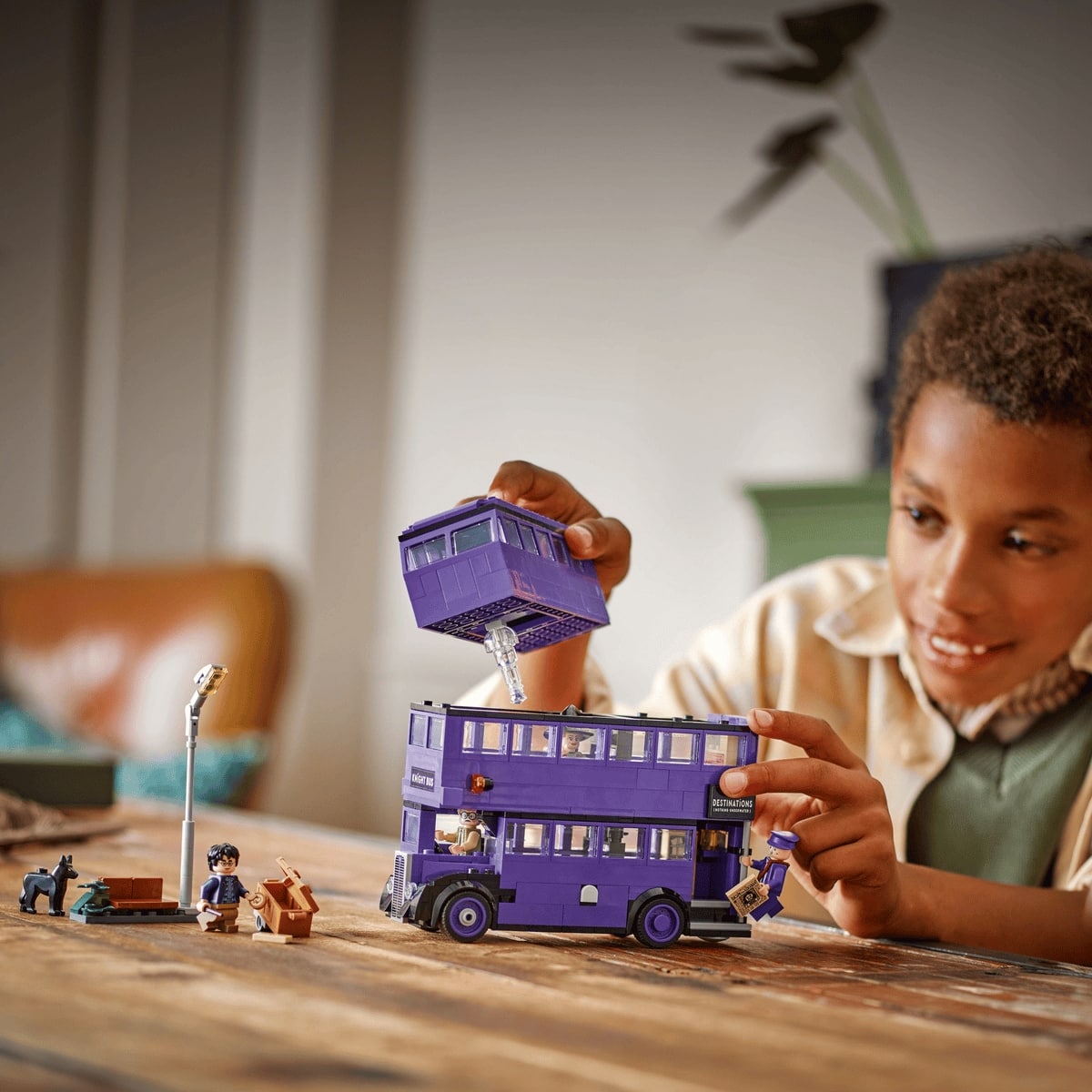 Đồ Chơi Lắp Ráp Cuộc Phiêu Lưu Xe Bus Hiệp Sĩ LEGO HARRY POTTER 76446