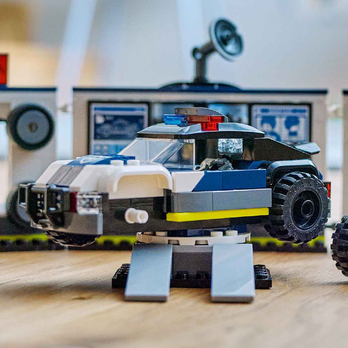 do-choi-lap-rap-garage-xe-canh-sat-lego-city-60457-06