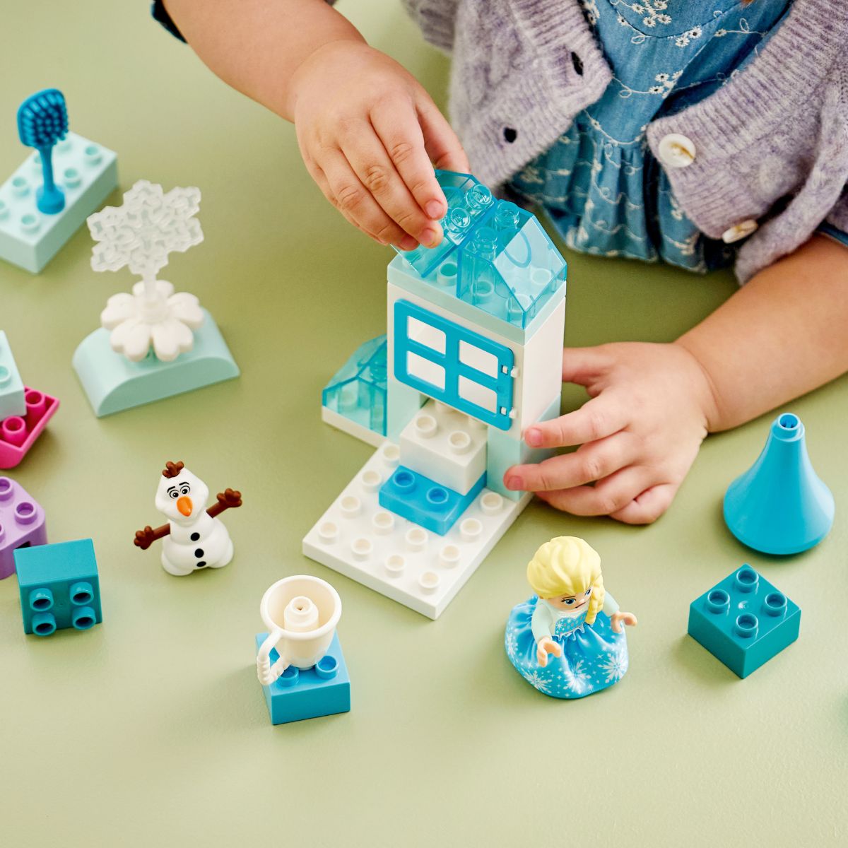 do-choi-lap-rap-hop-sang-tao-frozen-cung-elsa-va-olaf-lego-duplo-10462-08
