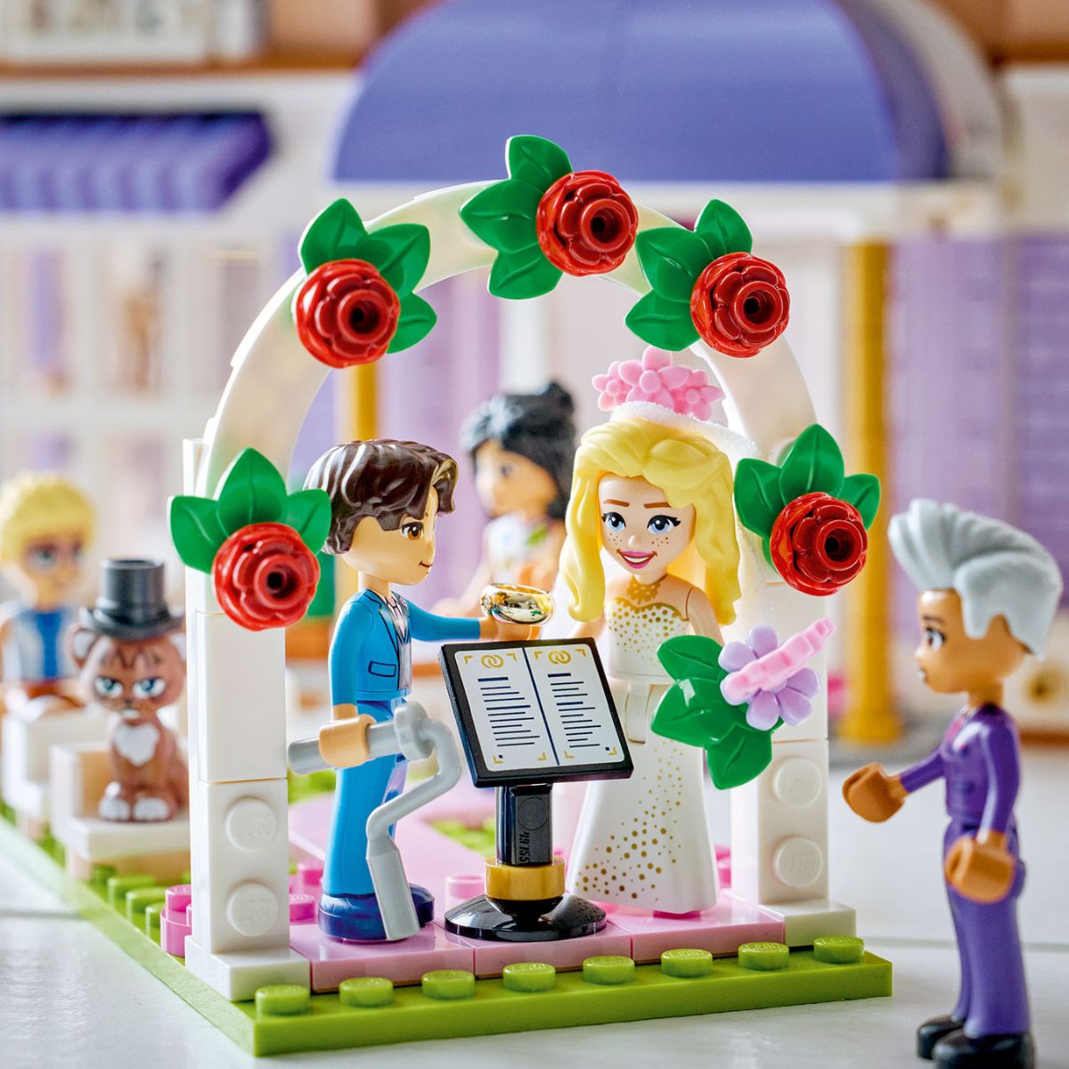 do-choi-lap-rap-khach-san-sang-trong-tai-heartlake-city-lego-friends-42704-05