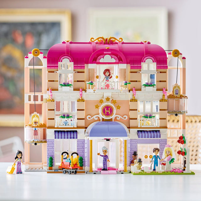 do-choi-lap-rap-khach-san-sang-trong-tai-heartlake-city-lego-friends-42704-04