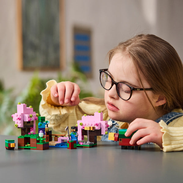 do-choi-lap-rap-khu-vuon-hoa-anh-dao-lego-minecraft-21260-09