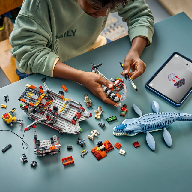 do-choi-lap-rap-khung-long-mosasaurus-tan-cong-thuyen-lego-jurassic-77983-010
