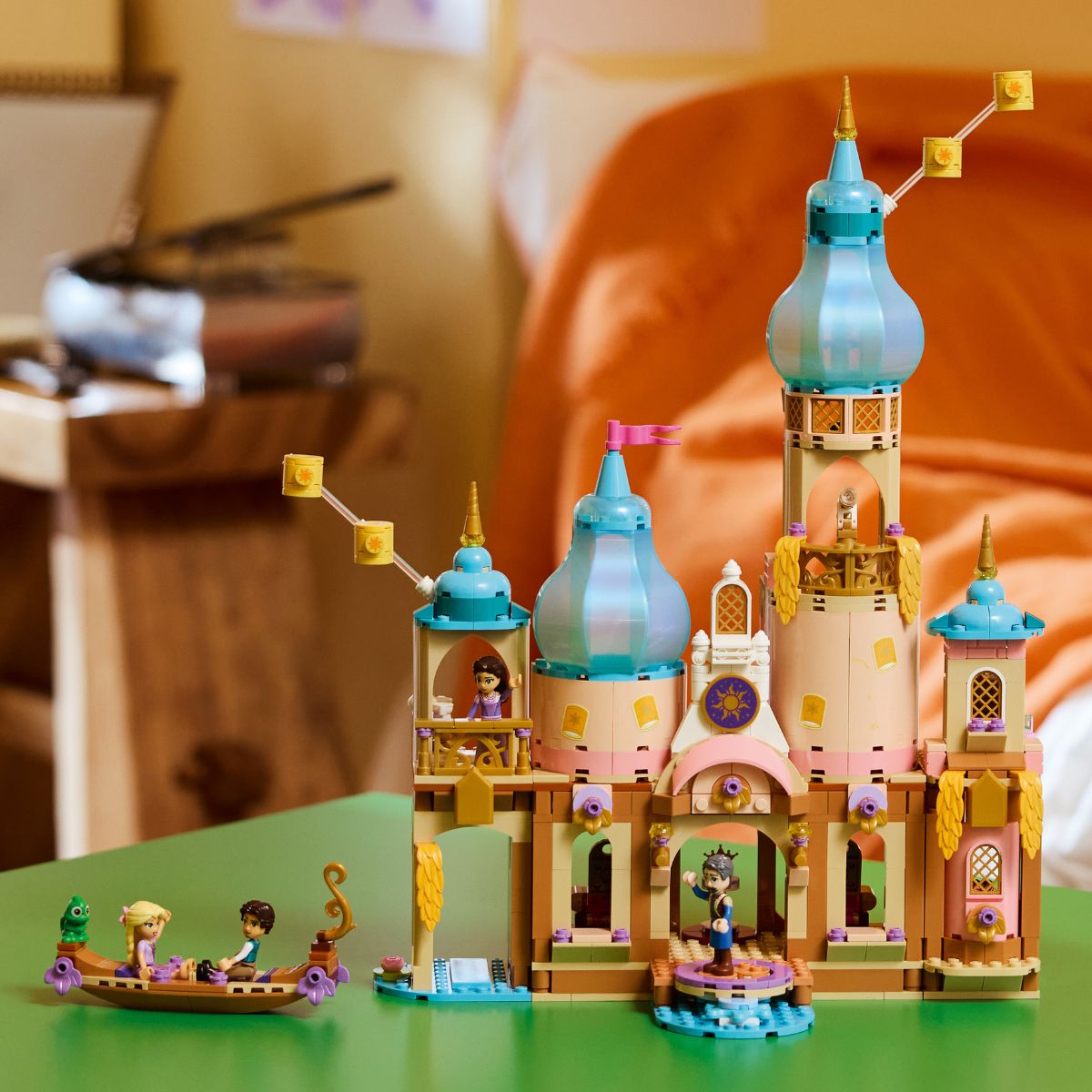 do-choi-lap-rap-lau-dai-cua-rapunzel-lego-disney-princess-43297-06