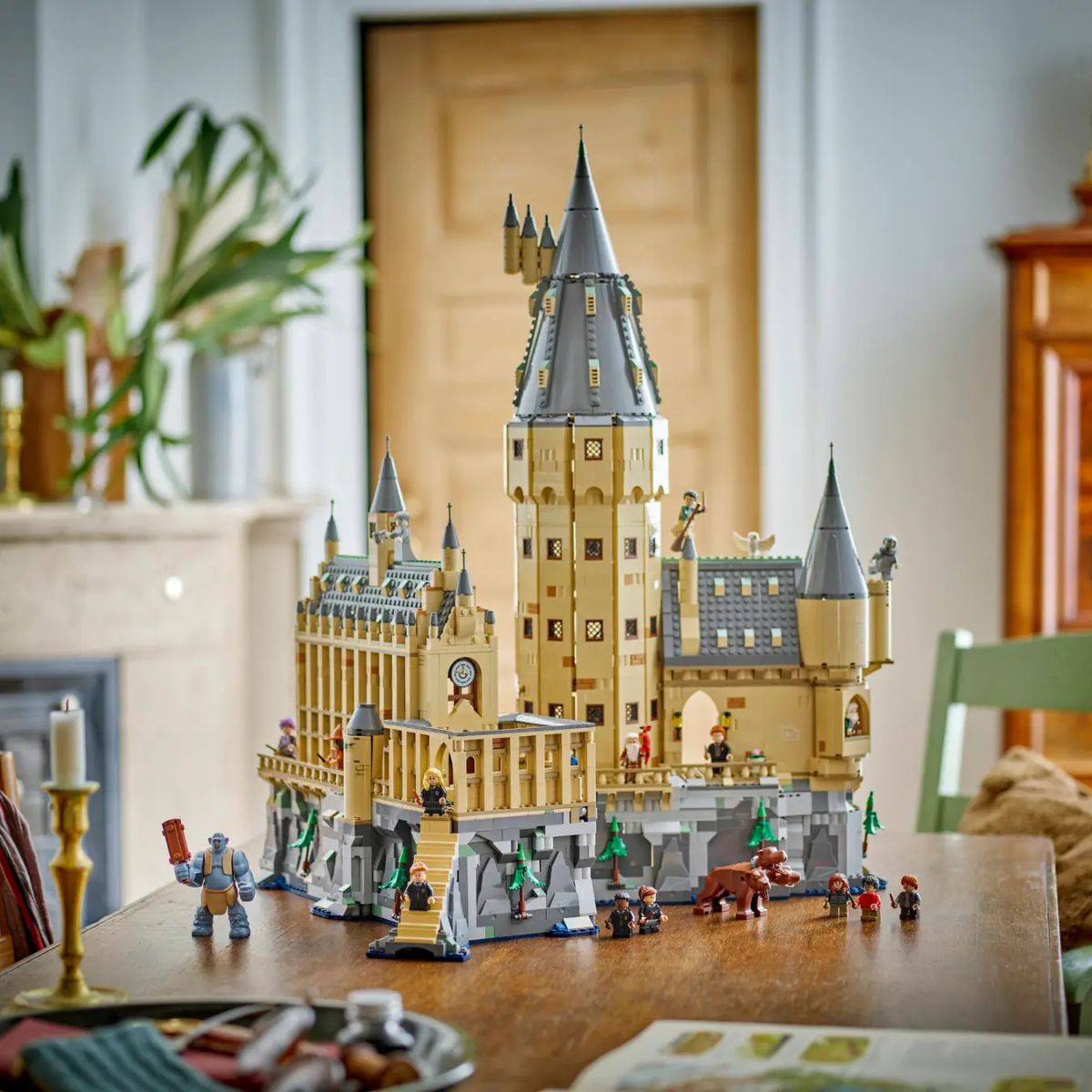 Đồ Chơi Lắp Ráp Lâu Đài Hogwarts: Tòa Tháp Chính LEGO HARRY POTTER 76454