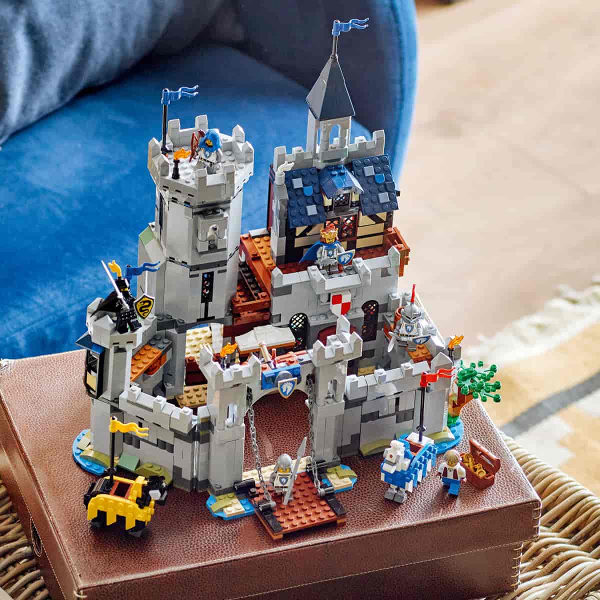 Đồ Chơi Lắp Ráp Lâu Đài Trung Cổ Của Kỵ Sĩ LEGO CREATOR 31168