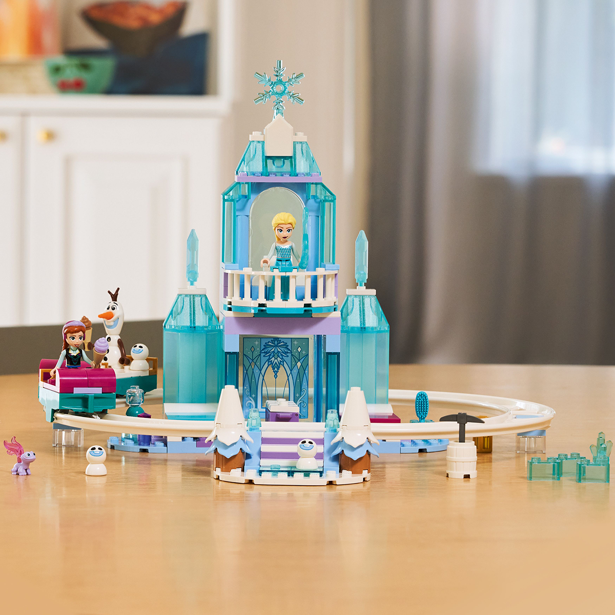 Đồ Chơi Lắp Ráp Lâu Đài Tuyết & Chuyến Phiêu Lưu Của Elsa LEGO DISNEY PRINCESS 43281