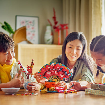 do-choi-lap-rap-le-hoi-mua-xuan-lego-adults-80117-09