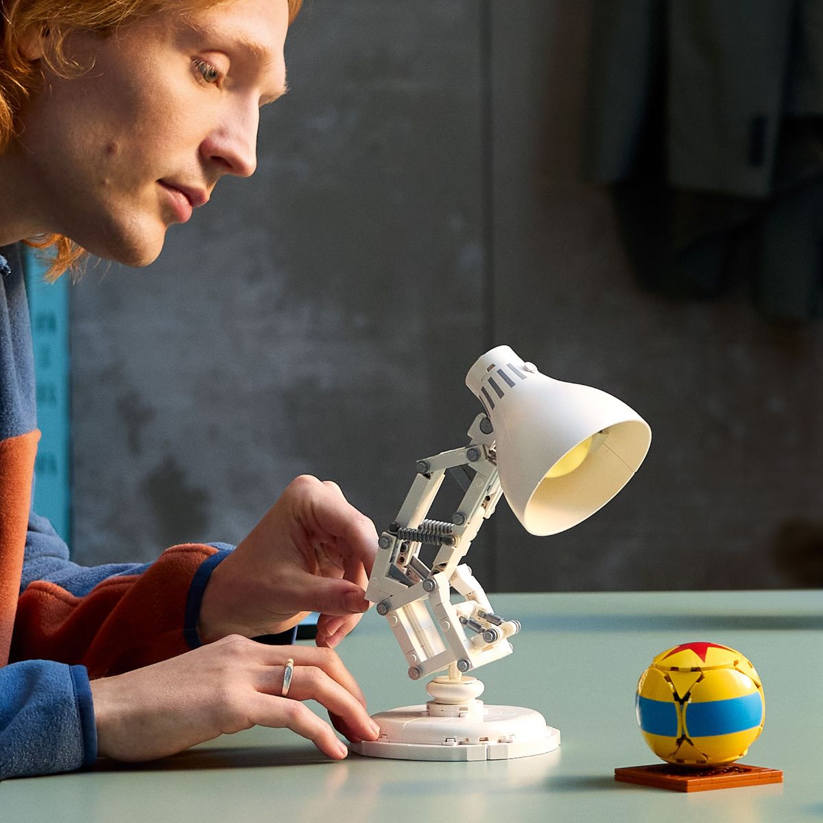 Đồ Chơi Lắp Ráp Logo Pixar LEGO IDEAS 21357