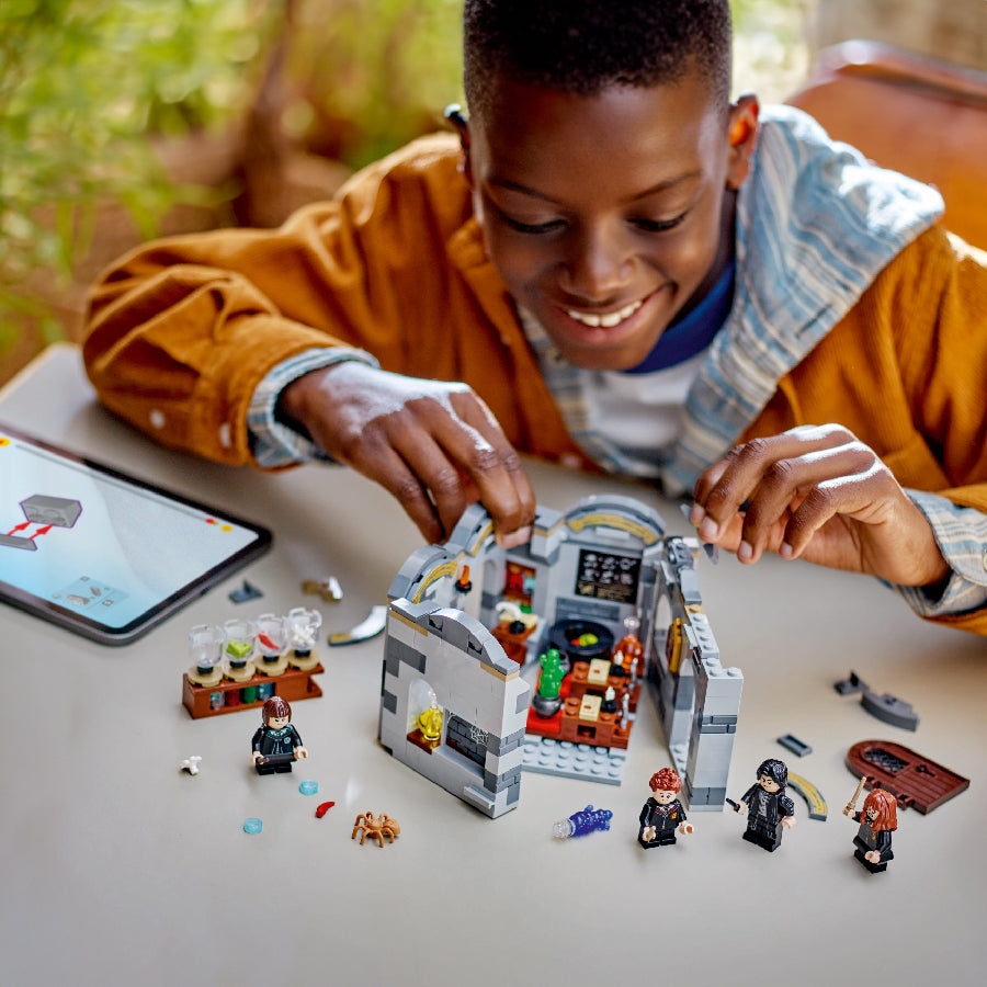 do-choi-lap-rap-lop-hoc-mon-doc-duoc-lego-harry-potter-76431-08