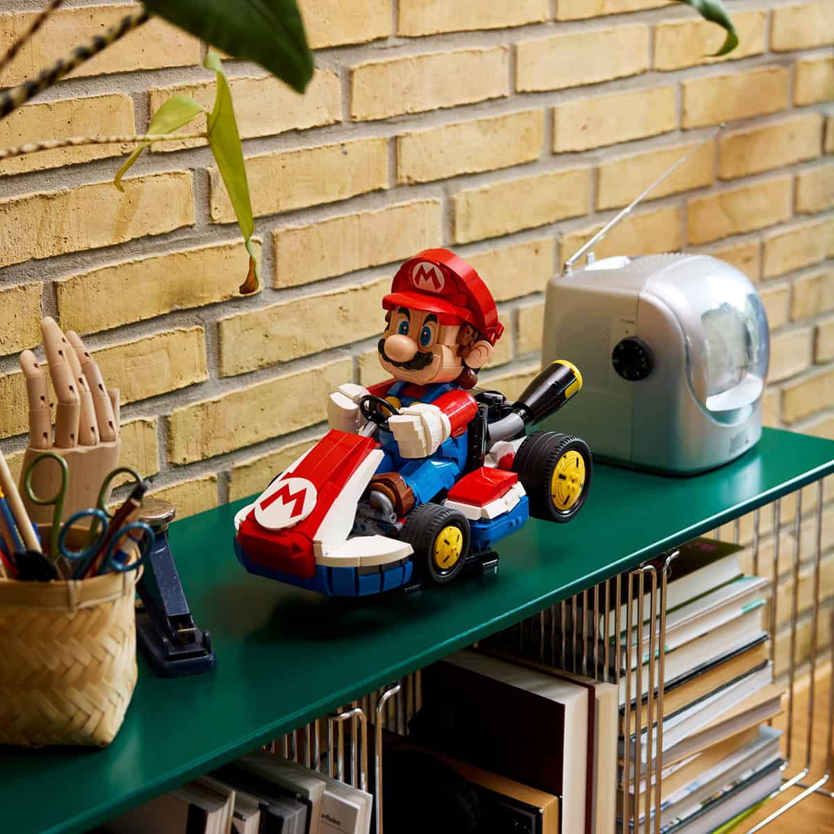 Đồ Chơi Lắp Ráp Mario Kart™ - Mario Và Xe Tiêu Chuẩn LEGO SUPER MARIO 72037