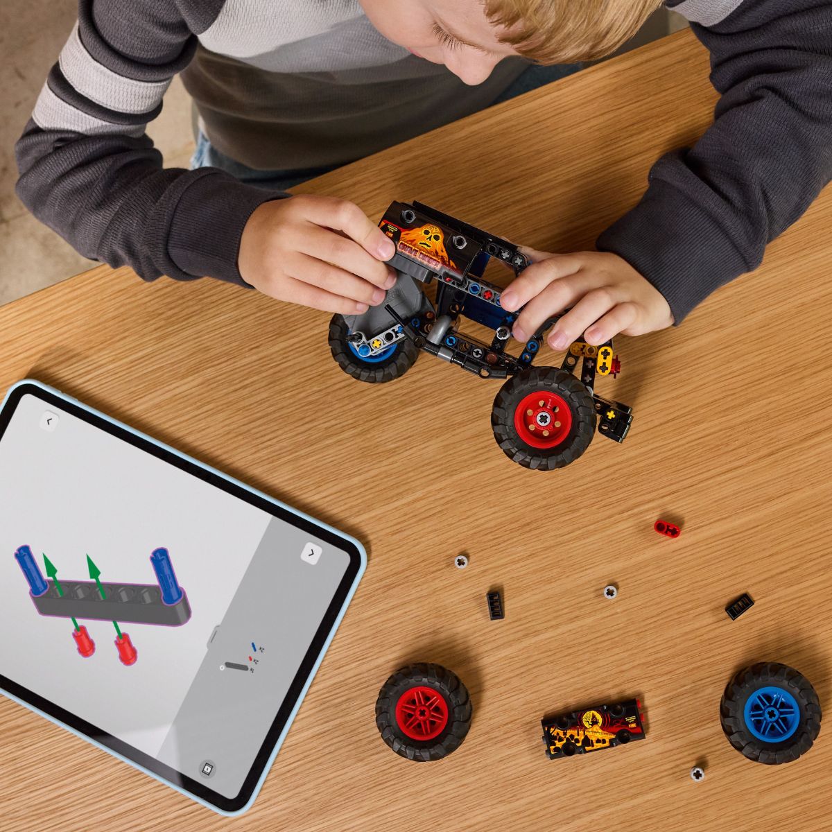 Đồ Chơi Lắp Ráp Monster Jam™ Grave Digger™ Lửa Và Băng LEGO TECHNIC 42219