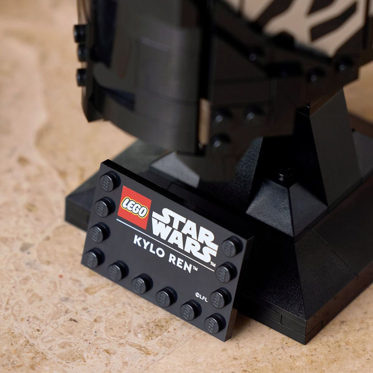 Đồ Chơi Lắp Ráp Mũ Giáp Kylo Ren LEGO STAR WARS 75415 (529 chi tiết)