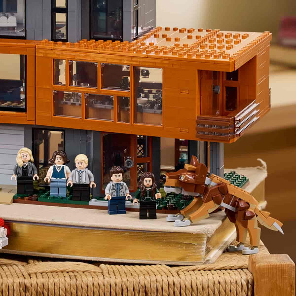 do-choi-lap-rap-ngoi-nha-cua-gia-dinh-cullen-chang-vang-lego-ideas-21354-010
