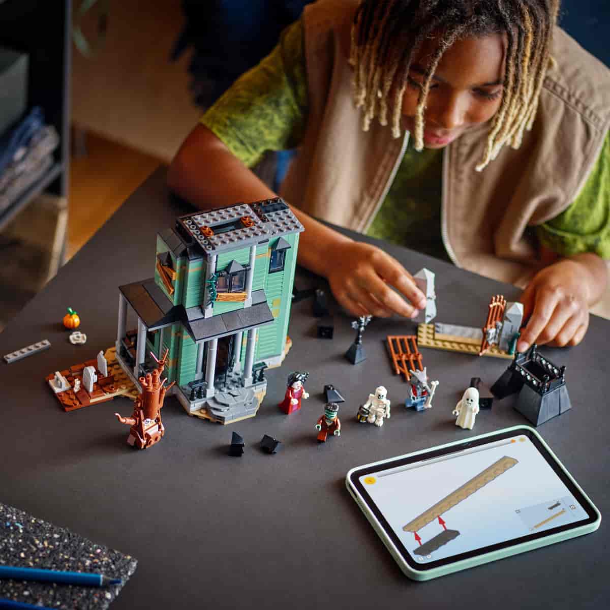 Đồ Chơi Lắp Ráp Ngôi Nhà Ma Quái LEGO CREATOR 31167