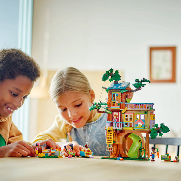 do-choi-lap-rap-ngoi-nha-tren-cay-dieu-ky-lego-friends-42652-013