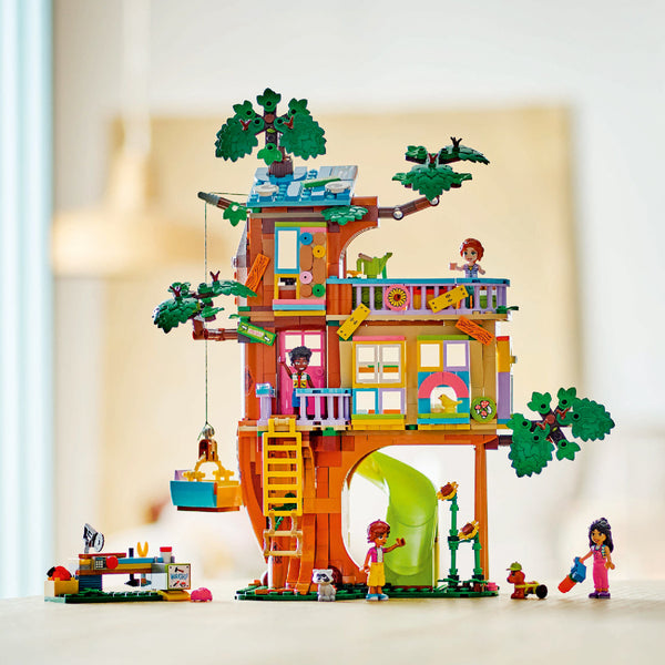 do-choi-lap-rap-ngoi-nha-tren-cay-dieu-ky-lego-friends-42652-011