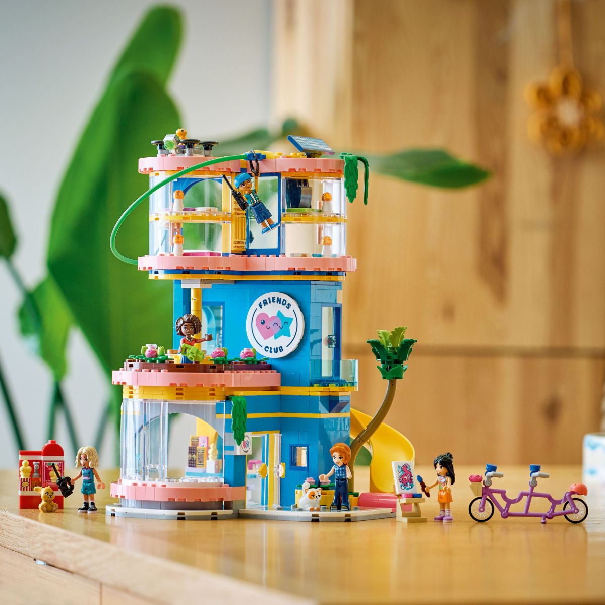 Đồ Chơi Lắp Ráp Nhà Câu Lạc Bộ Tình Bạn Tại Heartlake City LEGO FRIENDS 42689