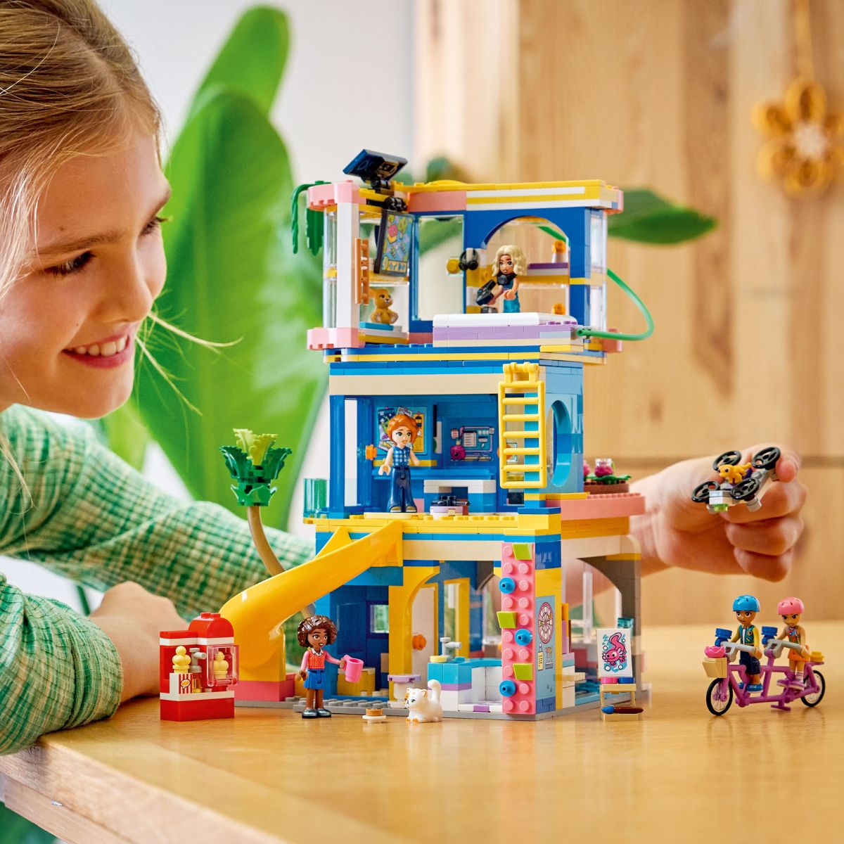 Đồ Chơi Lắp Ráp Nhà Câu Lạc Bộ Tình Bạn Tại Heartlake City LEGO FRIENDS 42689